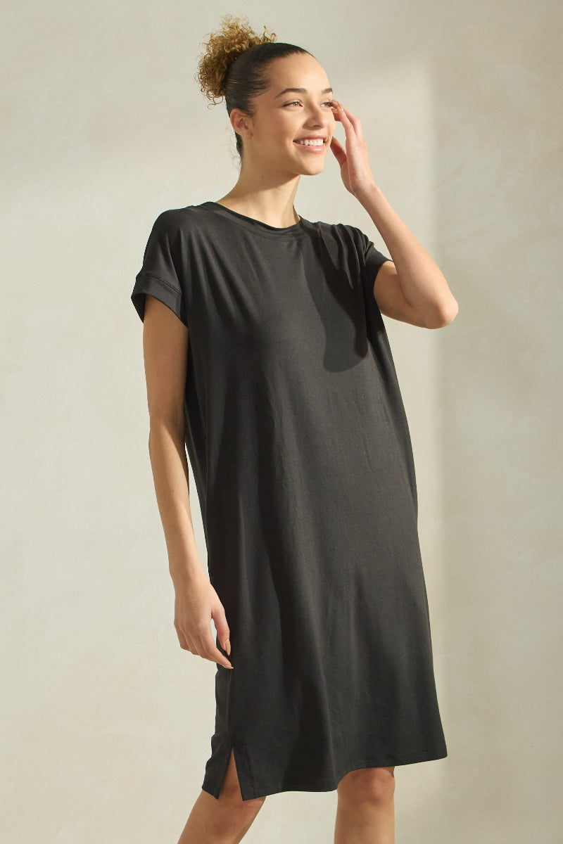 Chic Comfort Short Dress with Belt
