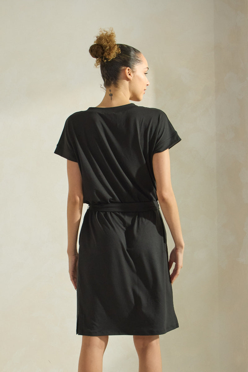 Chic Comfort Short Dress with Belt