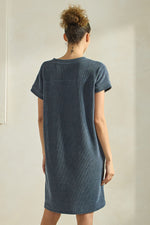 Blue Women’s Effortless Chic V-Neck Short Sleeve Corduroy Shift Dress