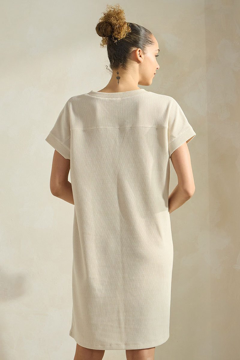 Women’s Ivory Effortless Chic V-Neck Short Sleeve Corduroy Shift Dress
