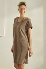 Brown Women’s Effortless Chic V-Neck Short Sleeve Corduroy Shift Dress