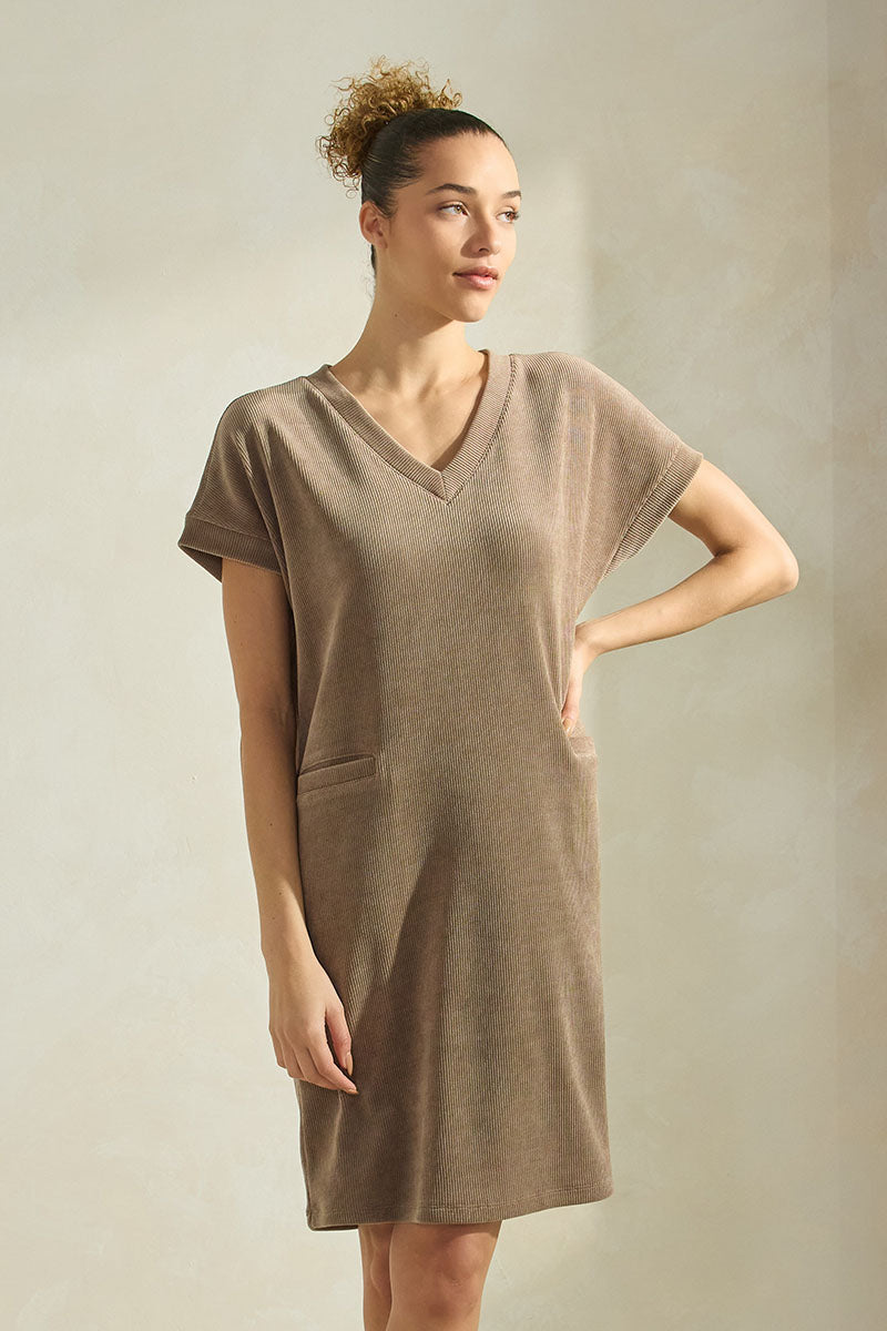 Brown Women’s Effortless Chic V-Neck Short Sleeve Corduroy Shift Dress