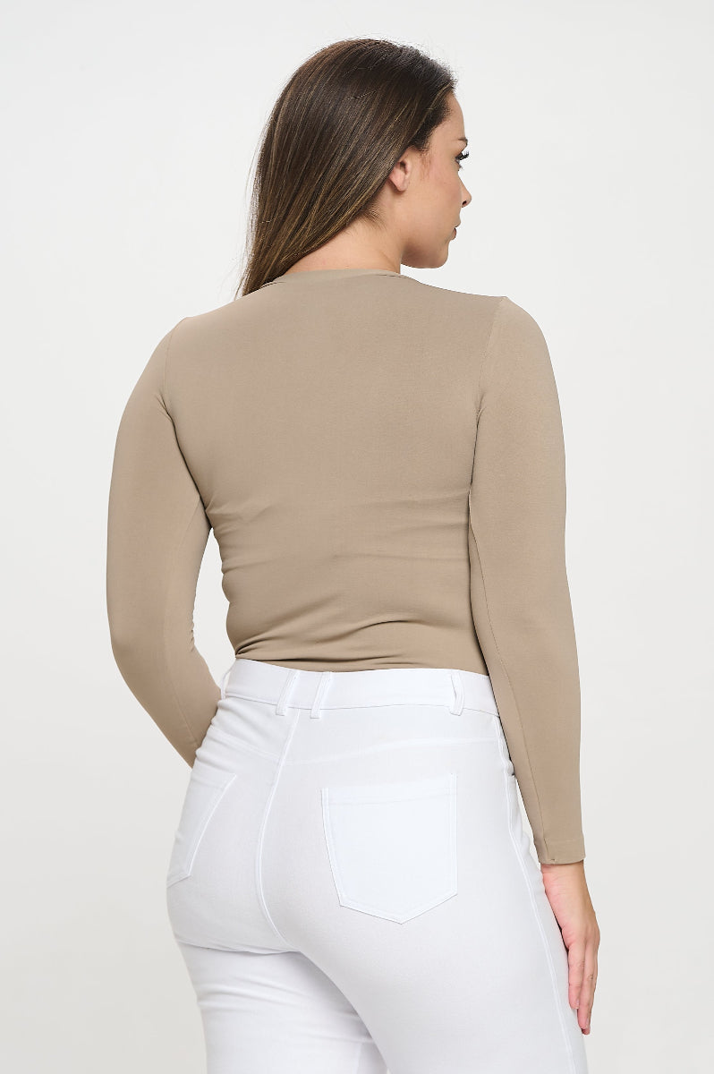 Light Mocha Women’s Seamless Long Sleeve Round Crew Neck Stretchy Top 