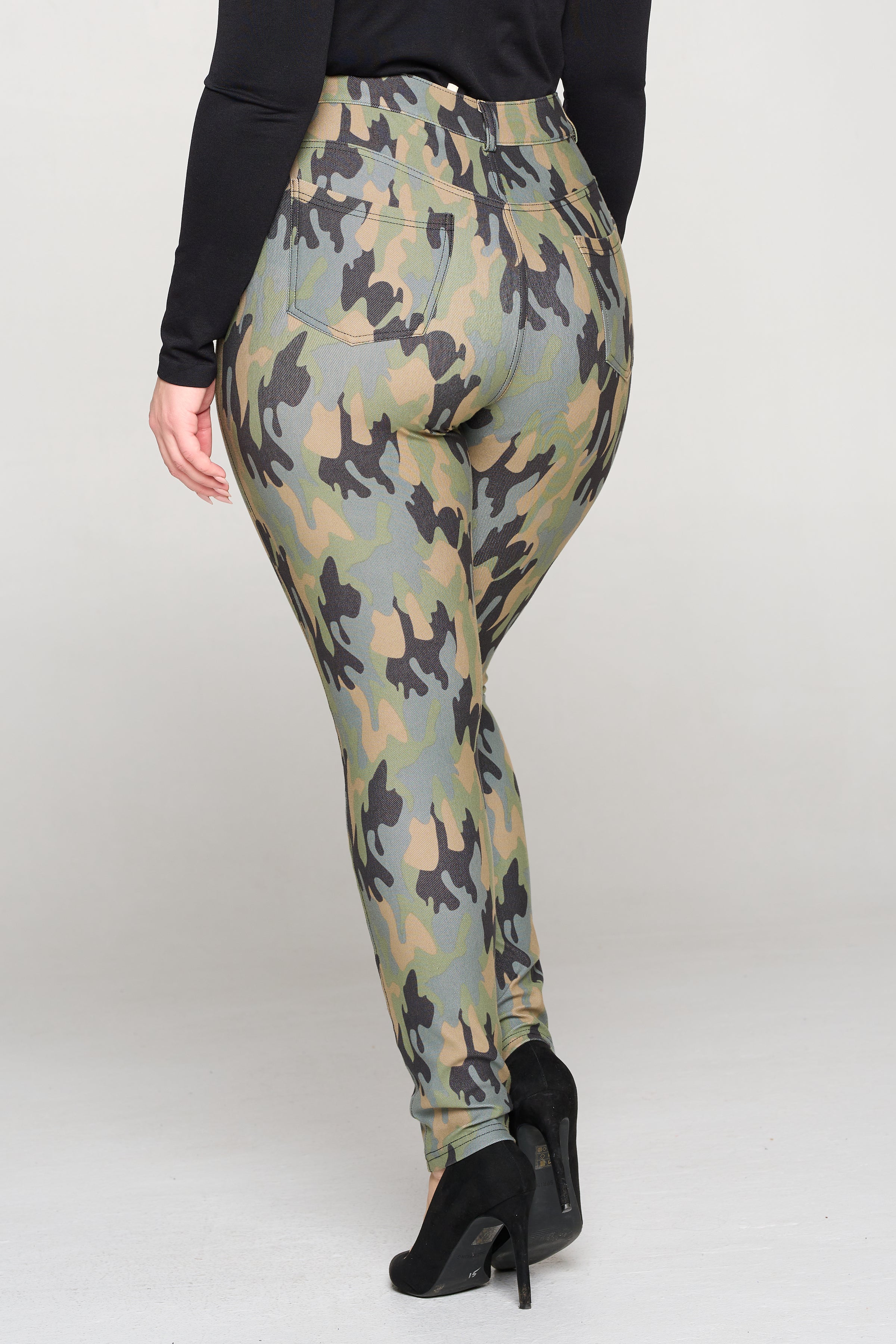 Plus Size In Command Camo 5-Pocket Jeggings with Belt Loops – ICONOFLASH