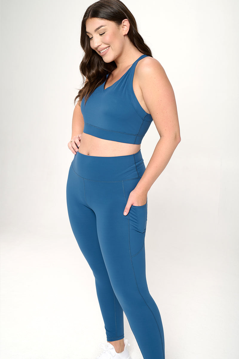 PLUS SIZE SUPER SOFT Sport Bra and Leggings Active Set with Pockets –  ICONOFLASH