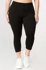 black high waisted yoga capris for plus size women