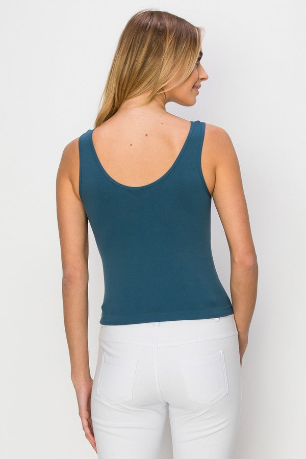 Women's Plus Size Seamless Reversible V-Neck Tank Top - Wide shoulder  straps - V-neckline - Back scoop neck - Fitted silhouette - Seamless design  - Buttery soft fabrication with stretch - Longline